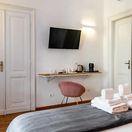 Turin Central Suite 4*