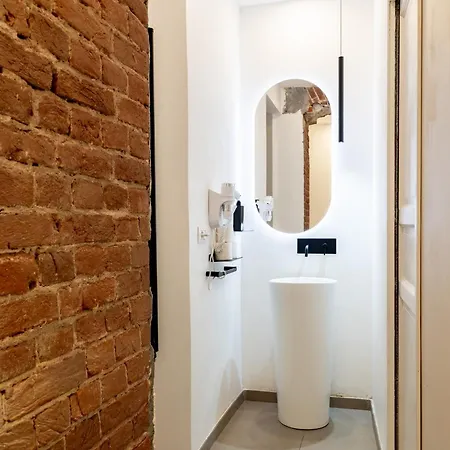 Turin Central Suite بيت ضيافة