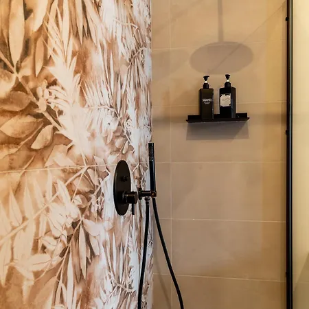 Turin Central Suite 4* تورينو